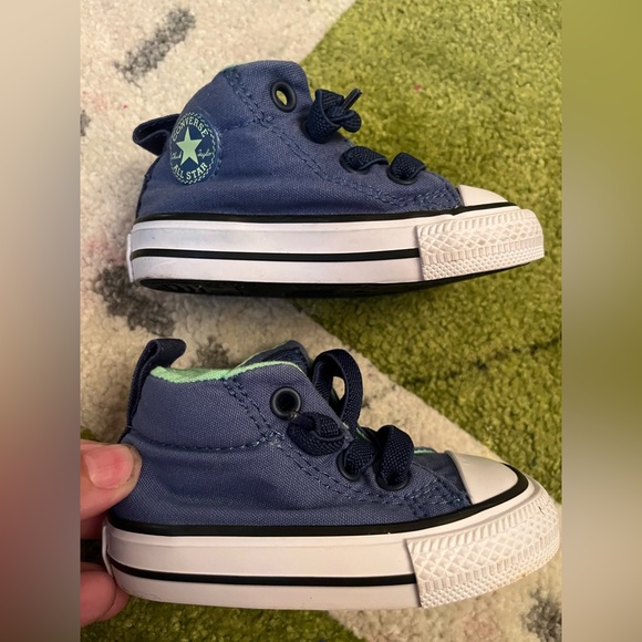 Toddler Converse - Picture 2 of 5
